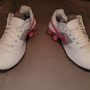Nike Shox deliver size 9 like new in box